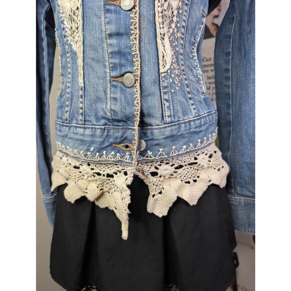 Vintage Boho Lace Denim Jacket - Picture 5 of 7